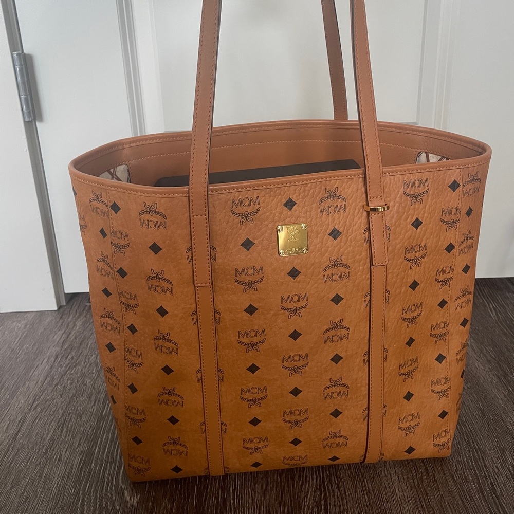 MCM Toni Shopper Medium Tote in Visetos Cognac ❗️LIKE NEW❗️